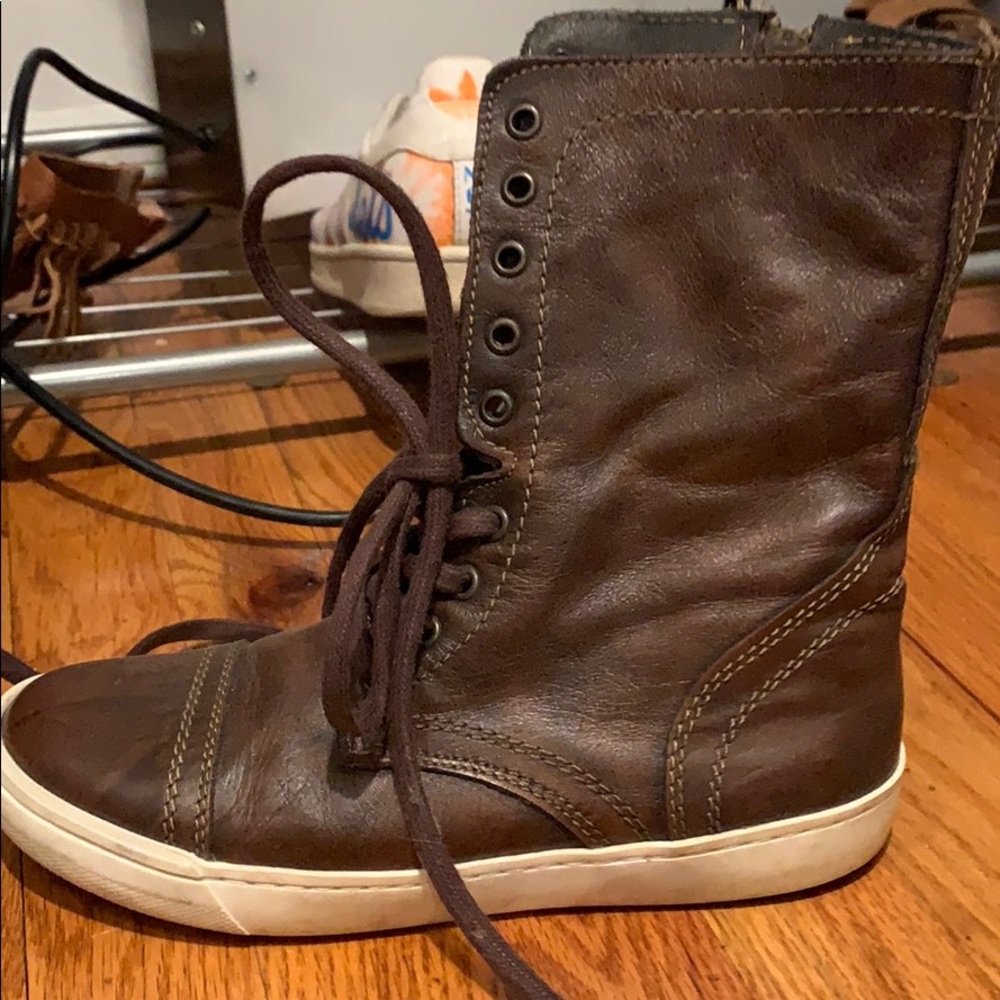 Boot sneakers